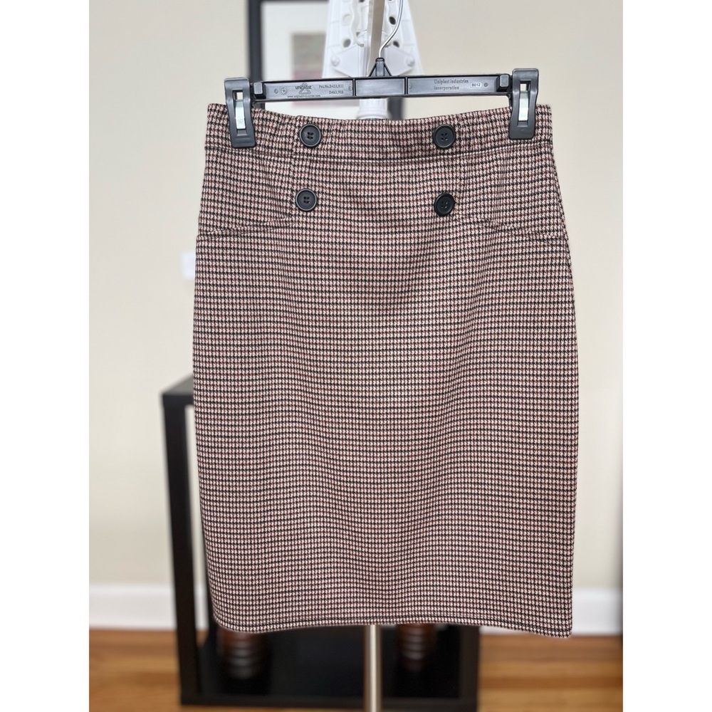 Max Edition Knee High Skirt with Faux Pockets